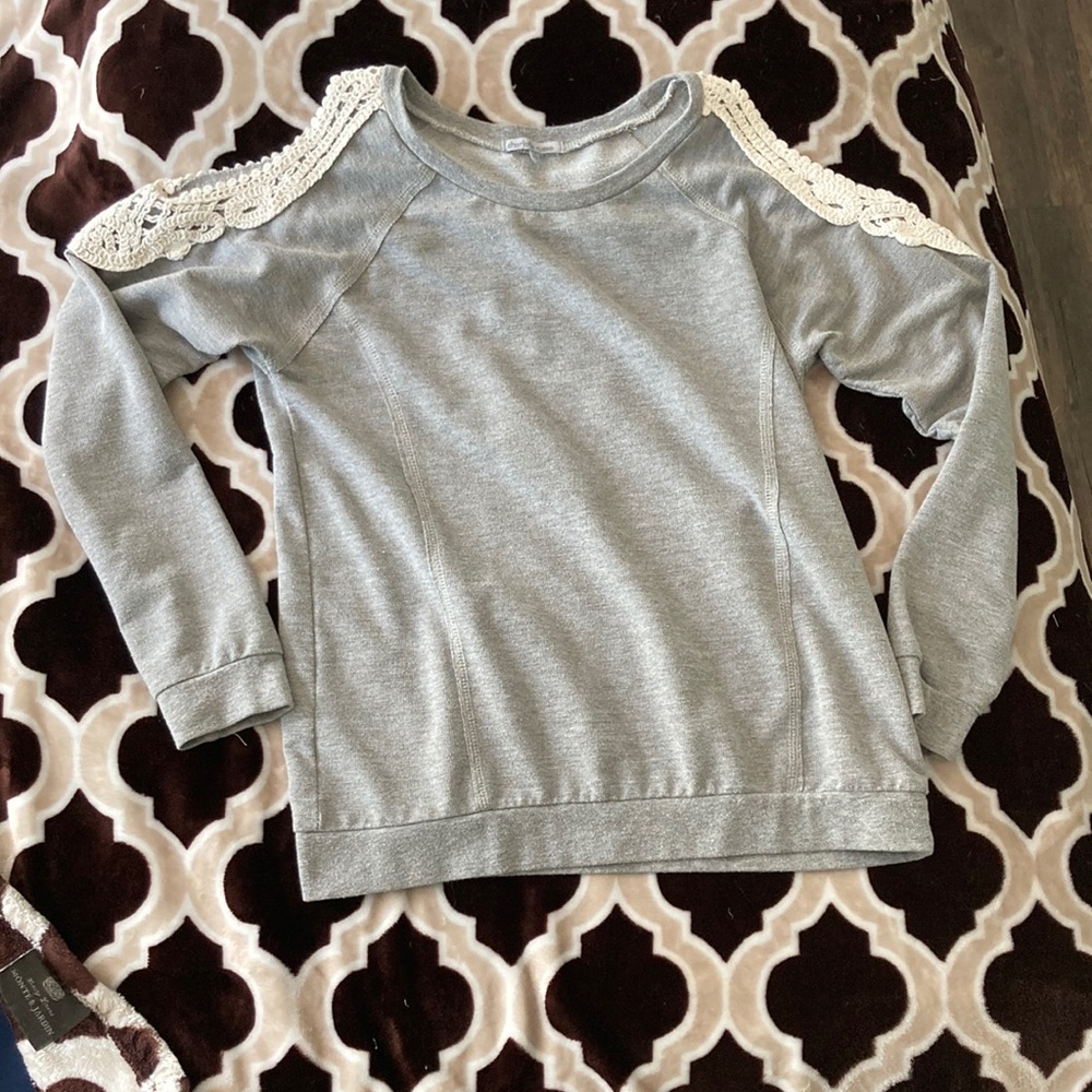 Small gray Charlotte Russe sweatshirt with open shoulders and embroidered detail